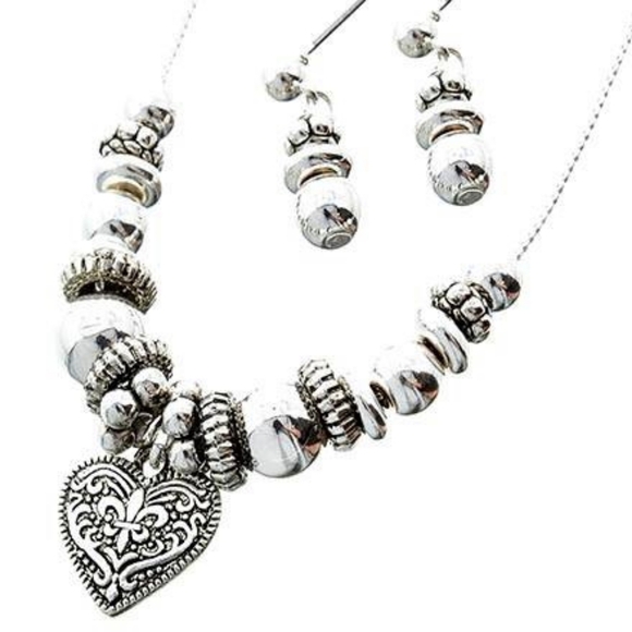 Silver Heart Necklace Set - Picture 2 of 2